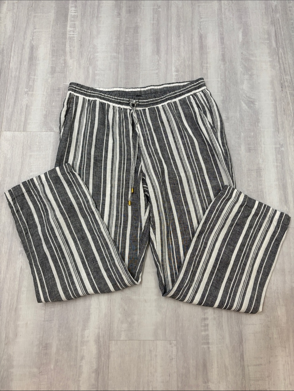 Ellen Tracy Charcoal Gray & White Vertical Stripe Drawstring Pants 100% Linen